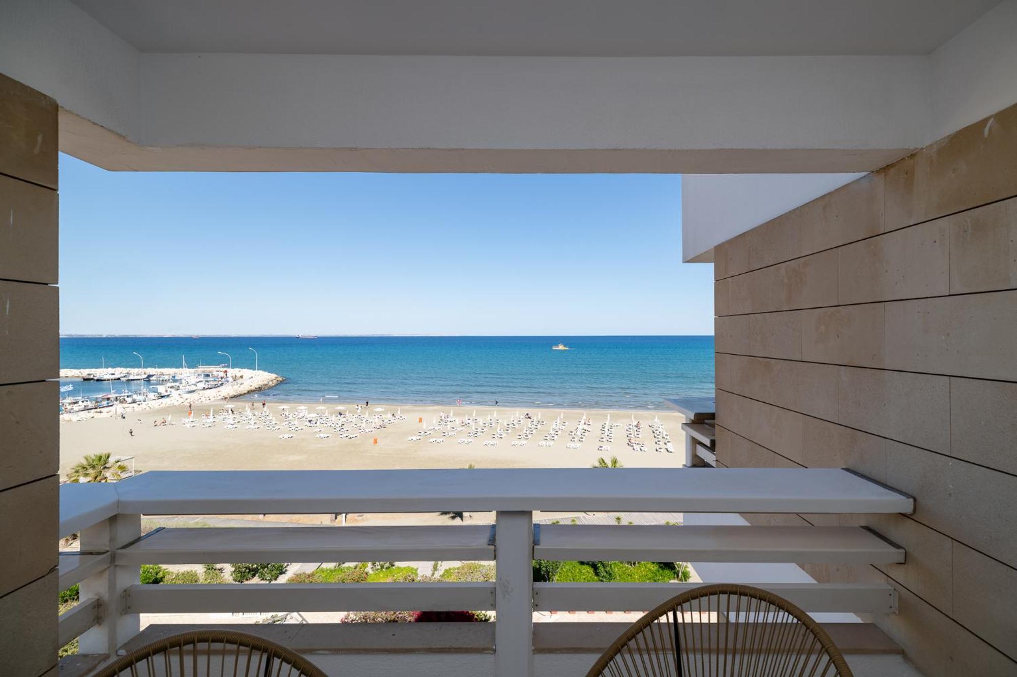 Lazuli Beachfront Sea View Ap144 Ларнака Экстерьер фото