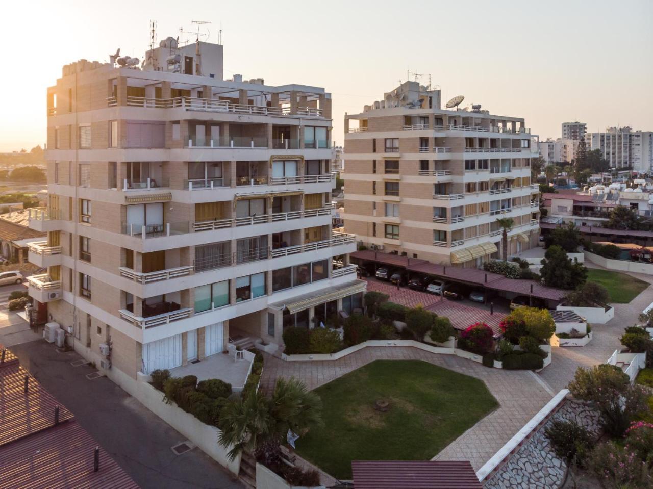 Lazuli Beachfront Sea View Ap144 Ларнака Экстерьер фото